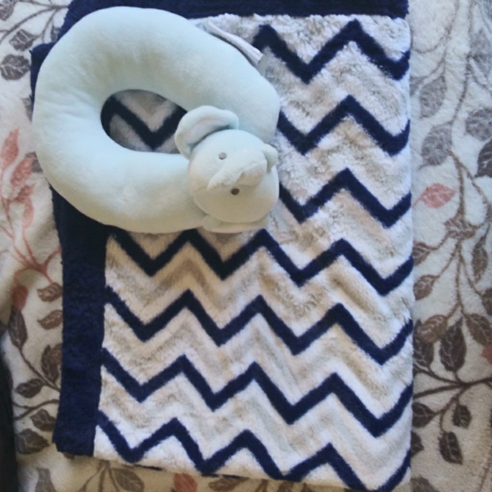 Baby blanket with baby neck pillow